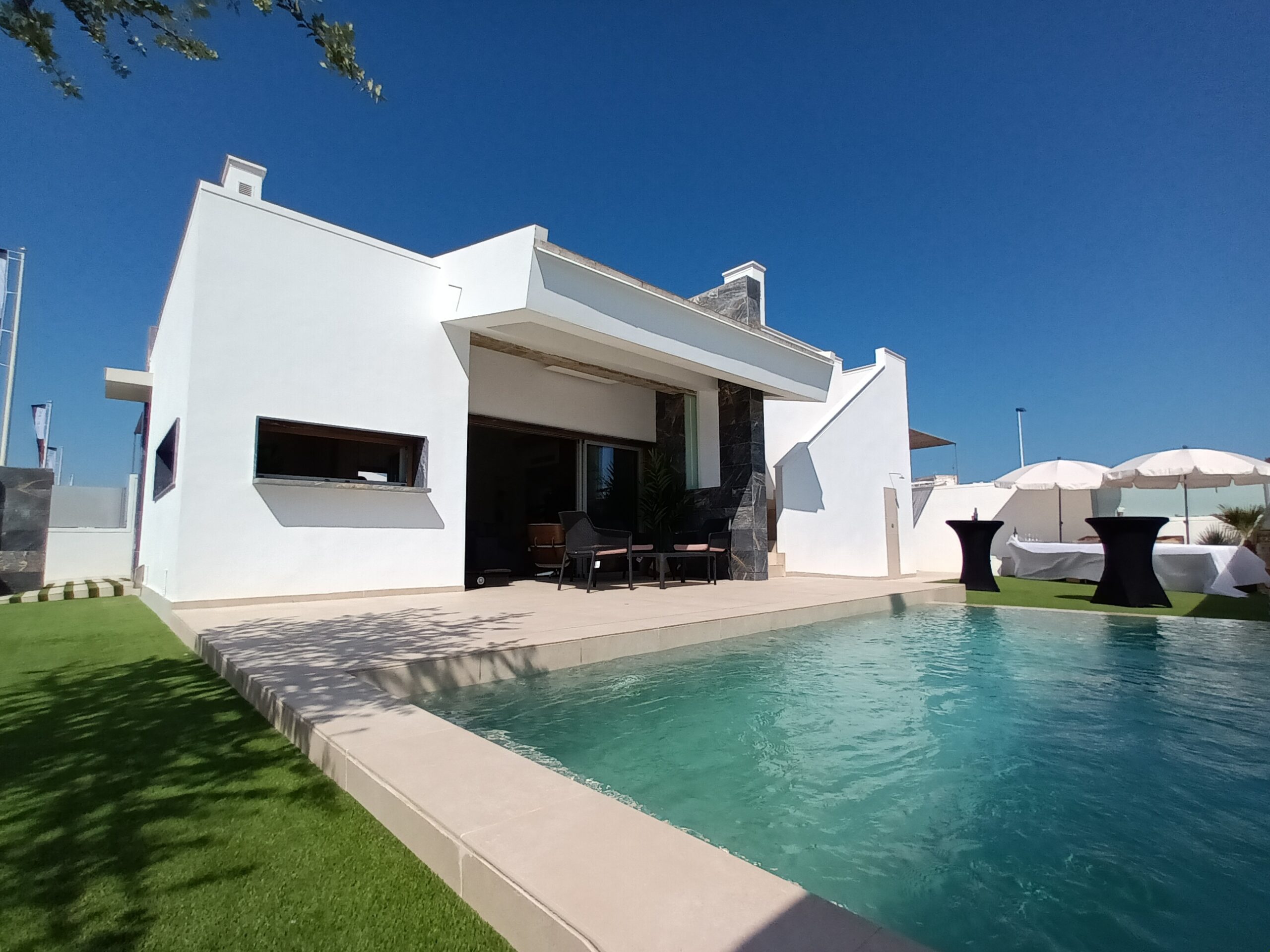San Pedro – Sunset Luxury Villas with Pool